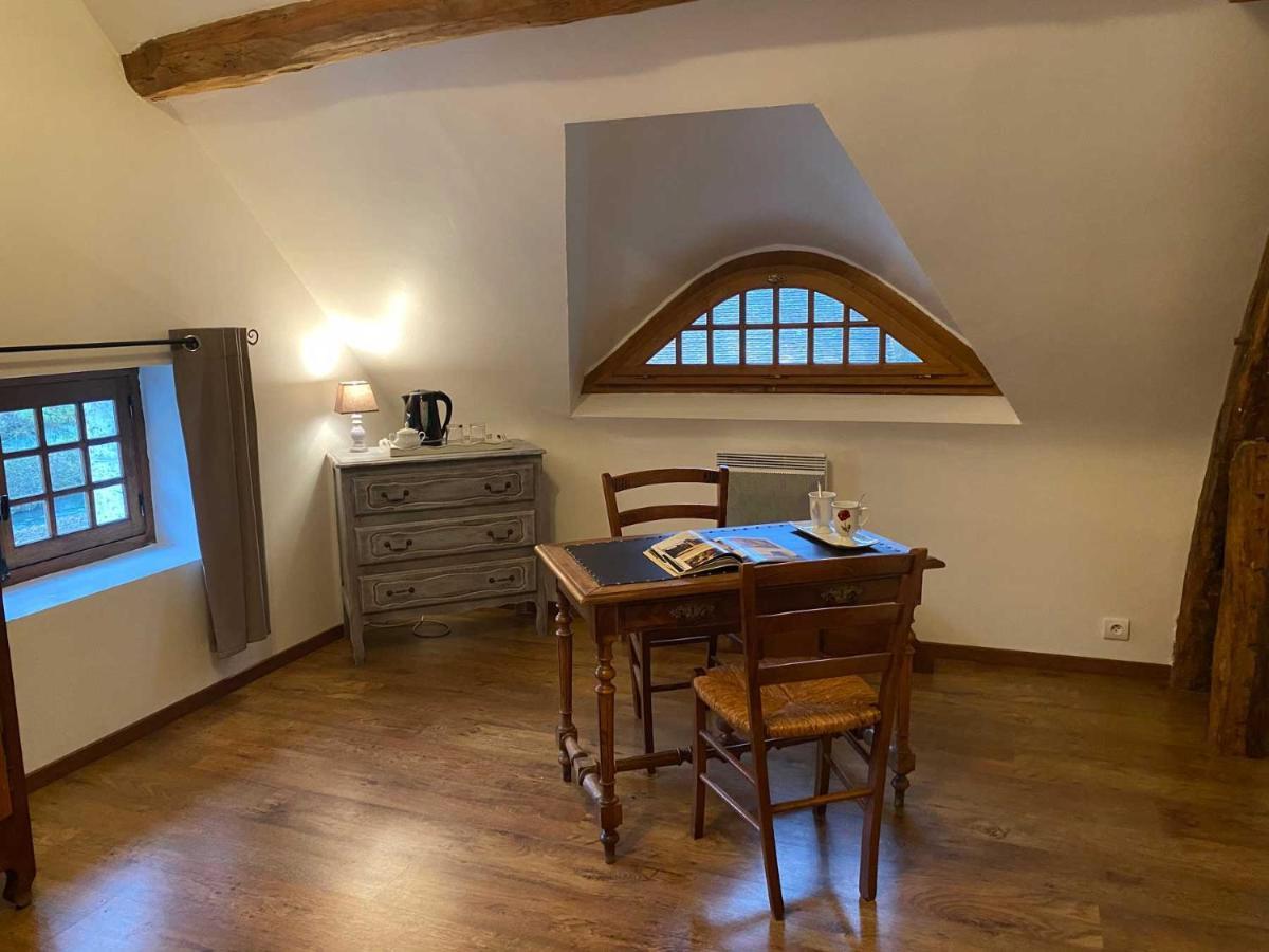 Le Moulin De Pasnel Bed & Breakfast Monteaux Eksteriør bilde