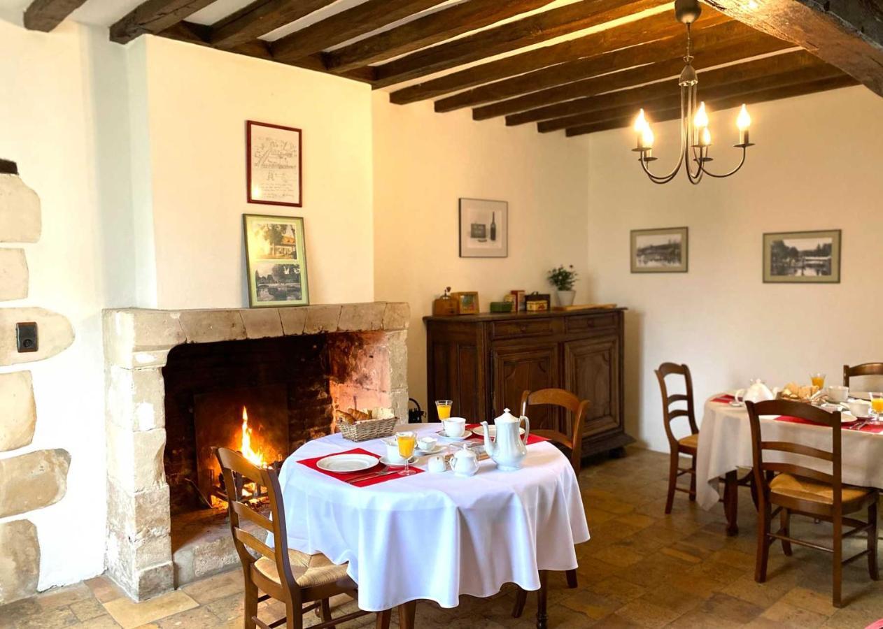 Le Moulin De Pasnel Bed & Breakfast Monteaux Eksteriør bilde
