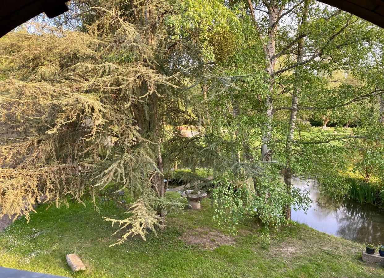 Le Moulin De Pasnel Bed & Breakfast Monteaux Eksteriør bilde